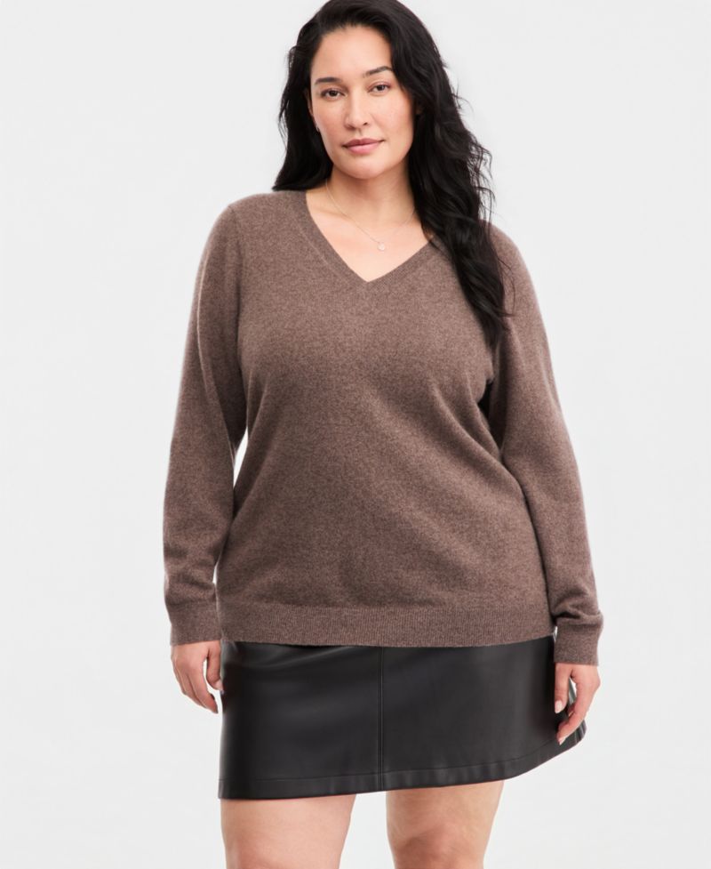 100% Cashmere Petite V-Neck Long-Sleeve Sweater