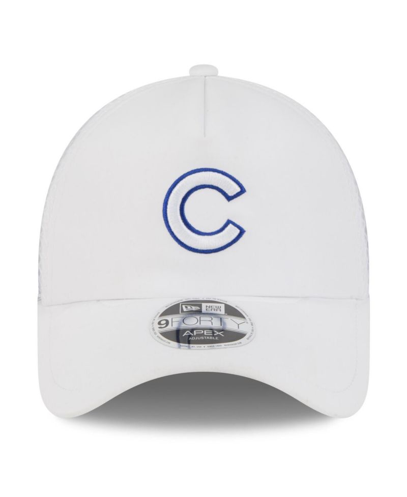Men's White Chicago Cubs 2026 Batting Practice Apex 9FORTY Adjustable Trucker Hat