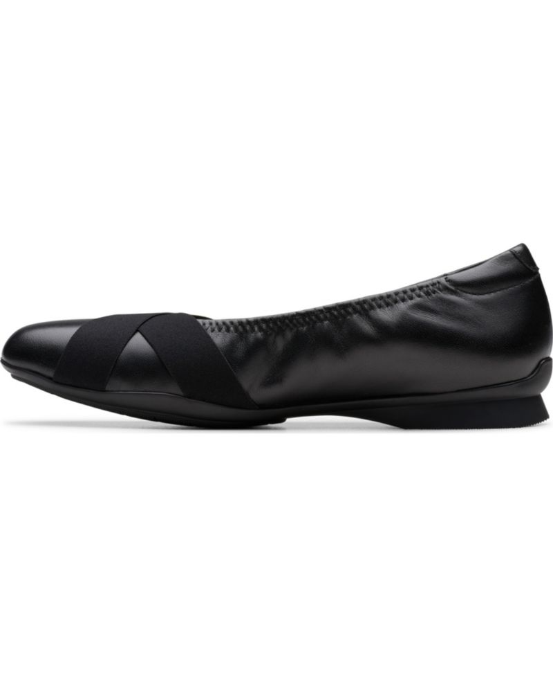 Women's Jazmynn Gem Round Toe Flats