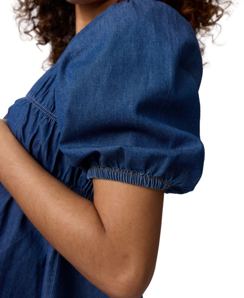 Maternity Ingrid & Isabel Short Sleeve Chambray Smocked Top