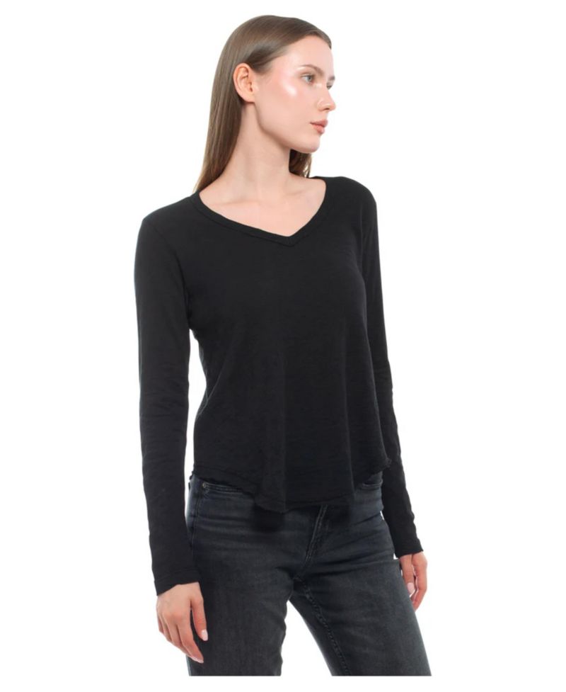 Women's Long Sleeve V-Neck Raw Hem Shirttail Tee