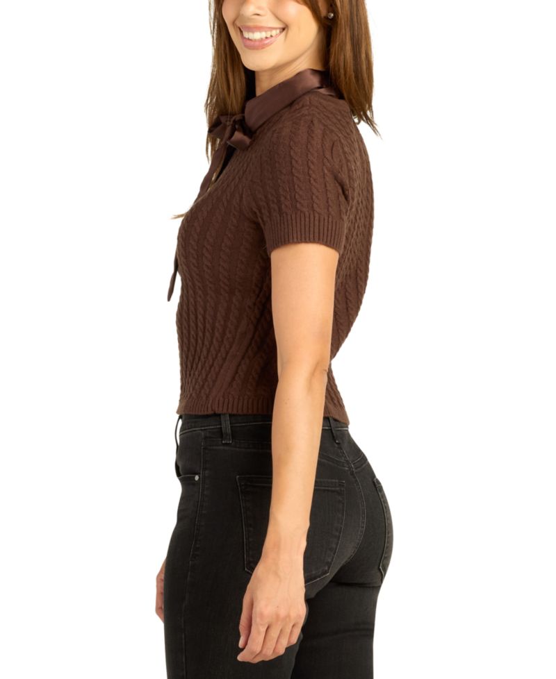 Juniors' Cable-Knit Contrast-Collar Back-Zipper Short-Sleeve Pullover Sweater
