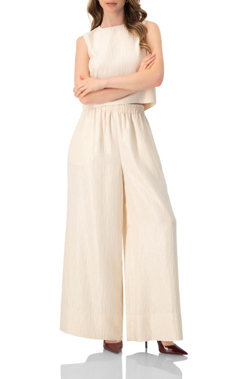 Women's Sleeveless Round Neck Top