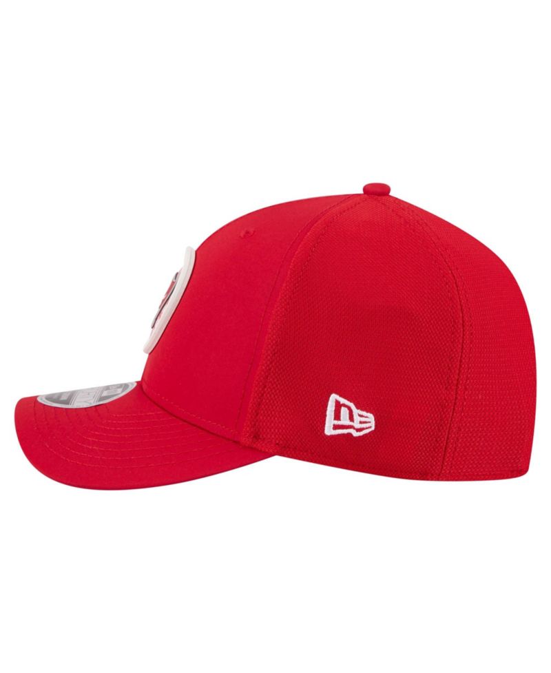 Men's Tampa Bay Buccaneers Floral 9FORTY M-Crown Adjustable Trucker Hat