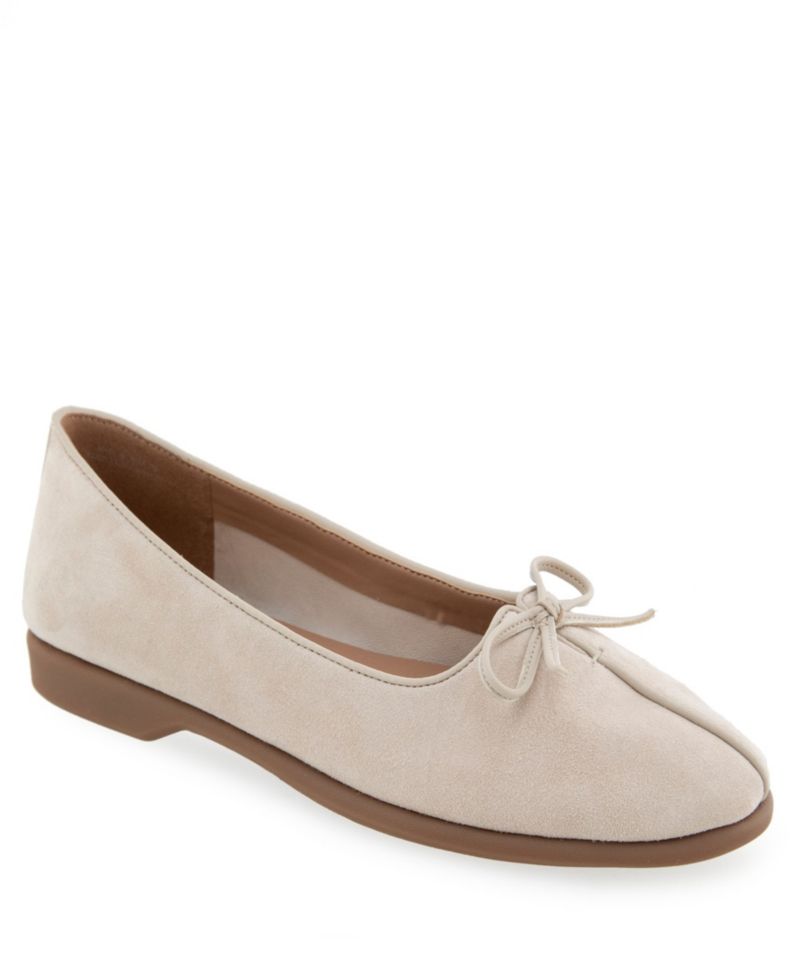 Women's Novia Tapered Toe Ballet Flats