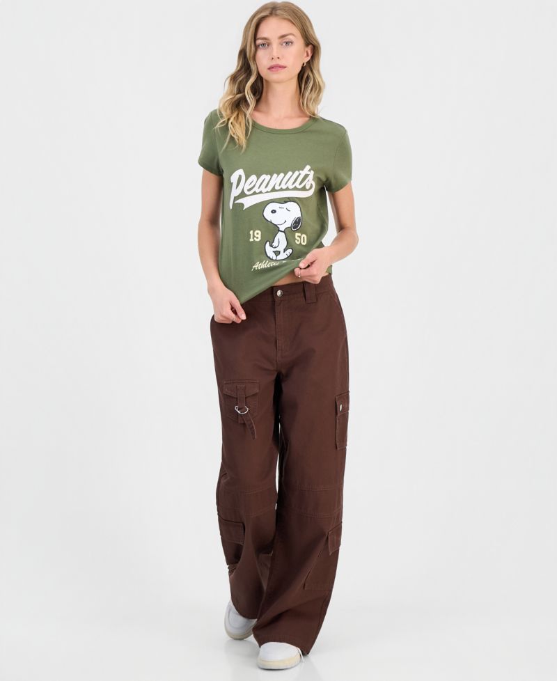 Juniors' Snoopy Graphic T-Shirt