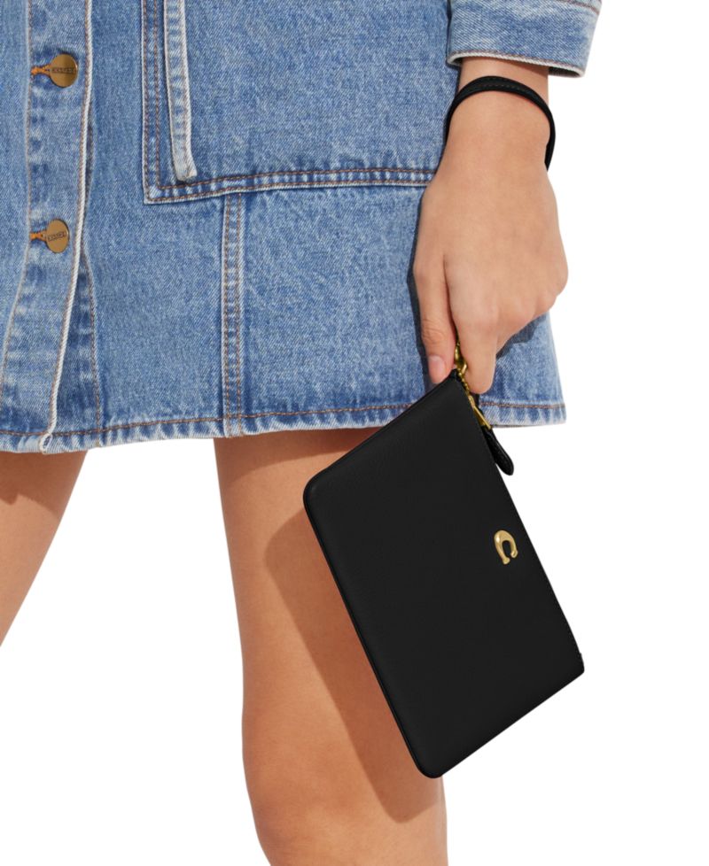 Essential Small Pebble Leather Wristlet