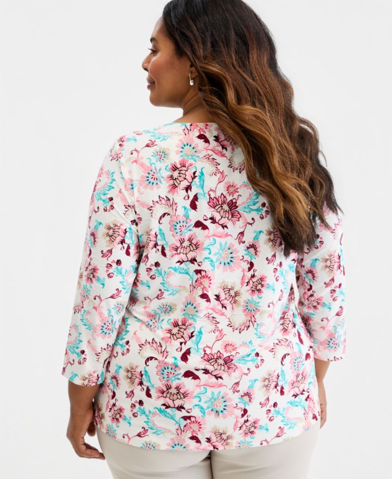 Plus Size Bold Floral Scroll 3/4-Sleeve Jacquard Top