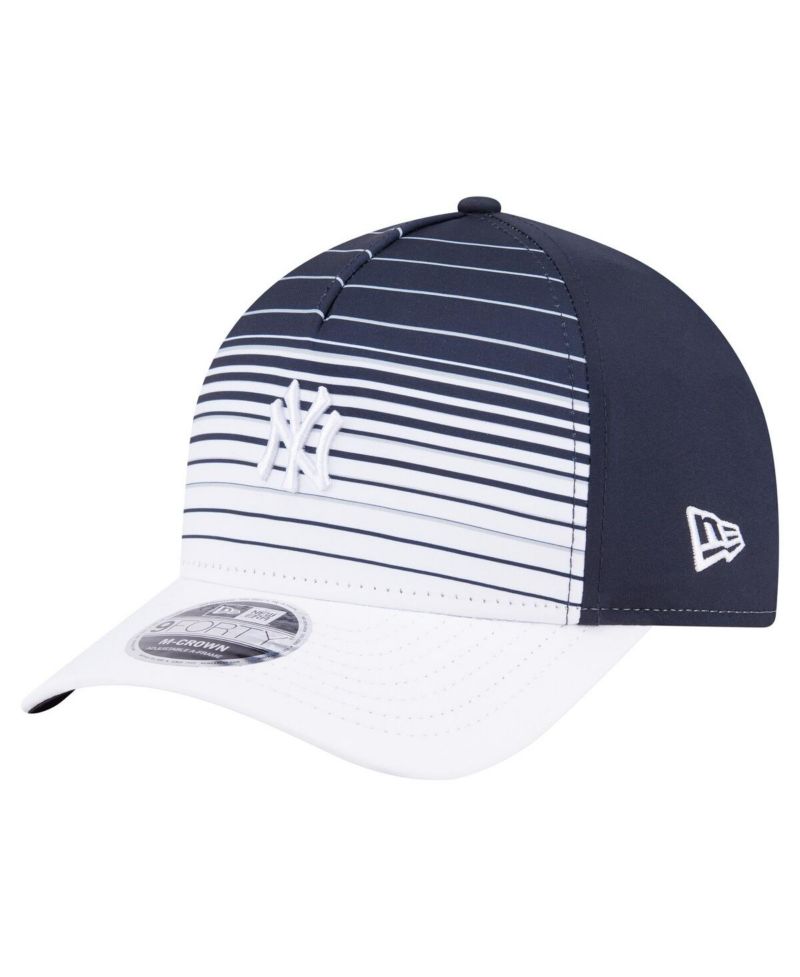 Men's Navy New York Yankees Gradient 9FORTY M-Crown Adjustable Hat
