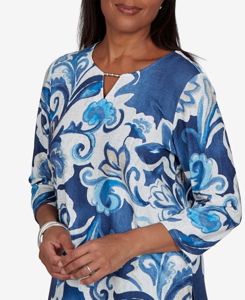 Petite Keyhole Neck 3/4-Sleeve Knit Top