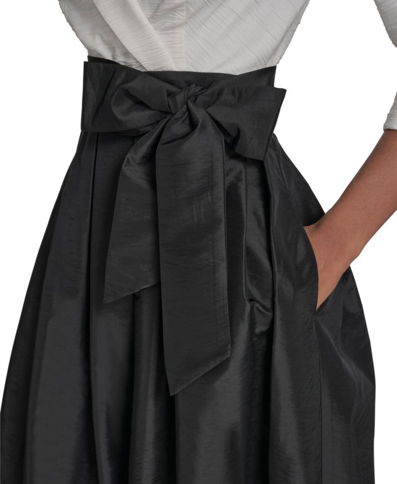 Women's Colorblocked V-Neck Ball Gown