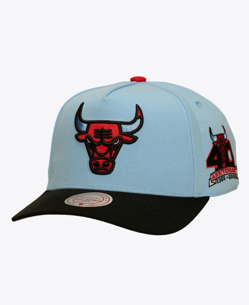 Men's Chicago Bulls In the City Pro Pinch Snapback Hat
