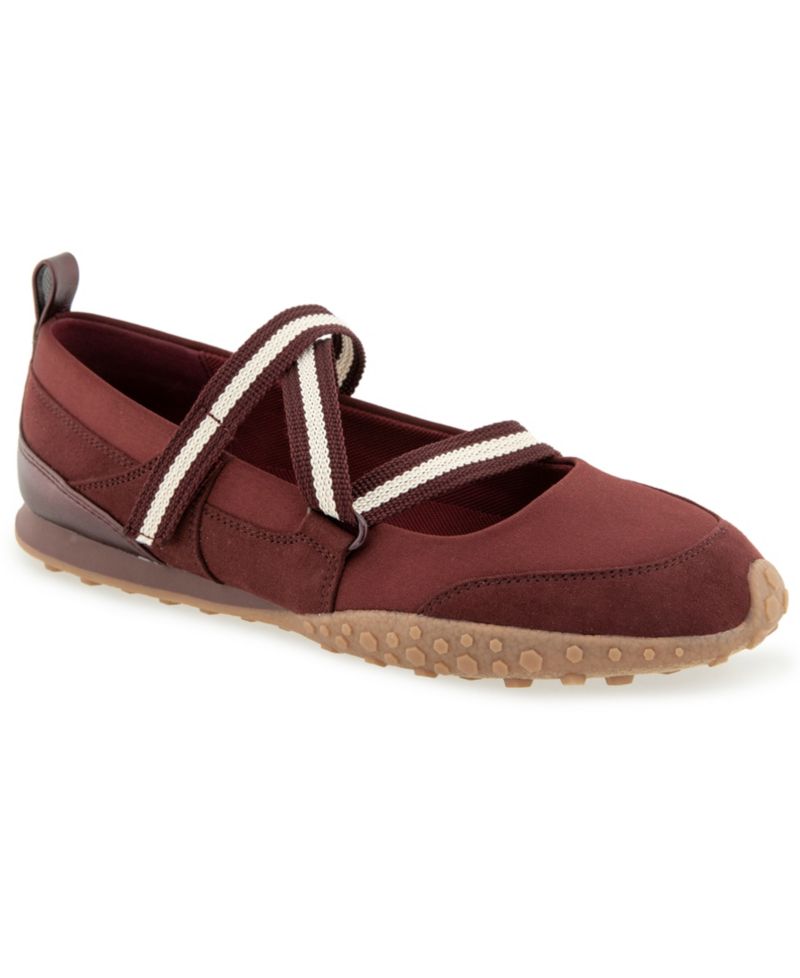 Women's Vesper Almond Toe Sneakers