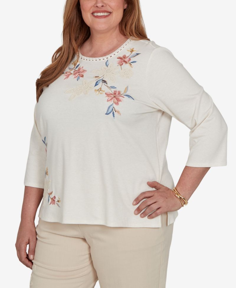 Plus Size Camden Market Crochet Embroidered Floral Knit Top