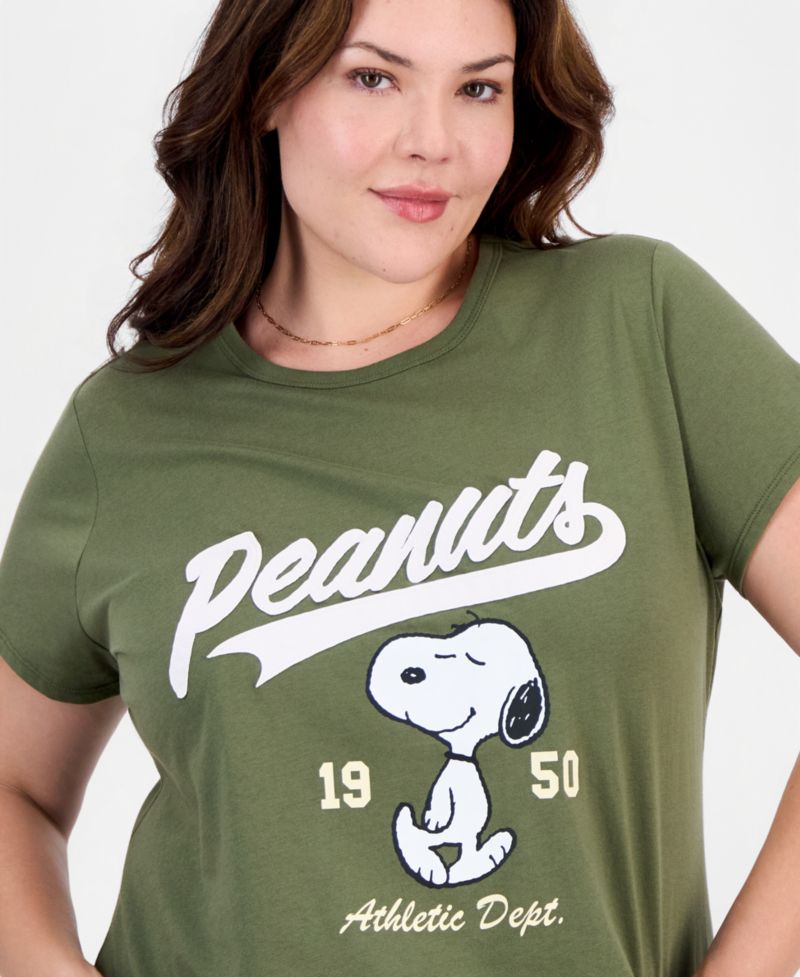 Plus Size Snoopy Graphic Appliqu&eacute; T-Shirt