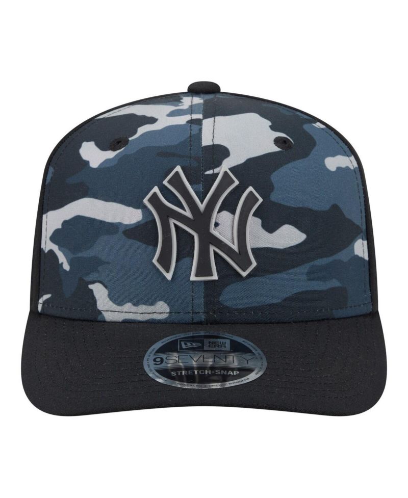 Men's Black New York Yankees Tonal Camo 9SEVENTY Stretch-Snap Hat