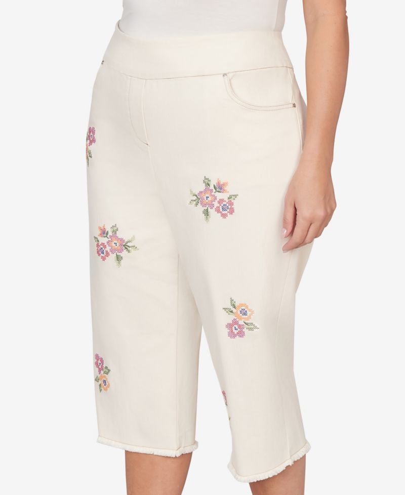 Plus Size Beachcomber Floral Cross Stitch Super Stretch Denim Capri Pants