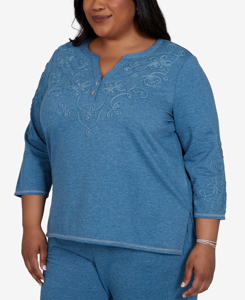 Plus Size 3/4-Sleeve Henley Top
