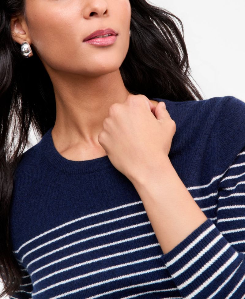 100% Cashmere Women's Petite Long-Sleeve Crewneck Sweater