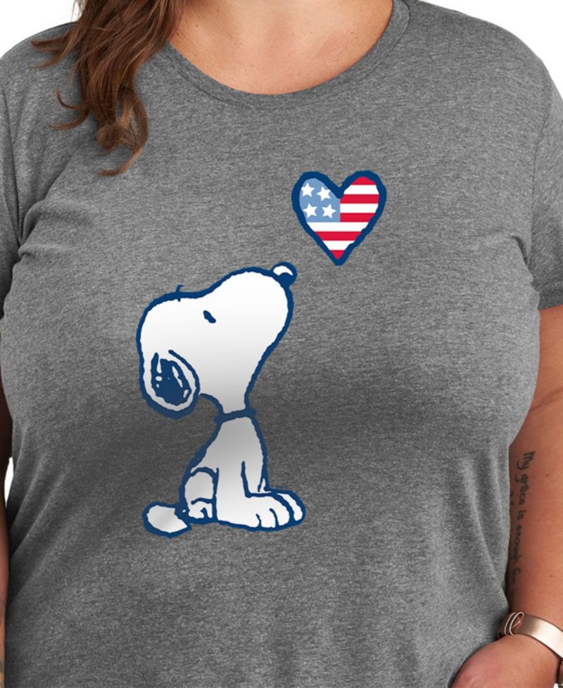 Plus Size Peanuts Snoopy American Flag Heart Graphic T-Shirt