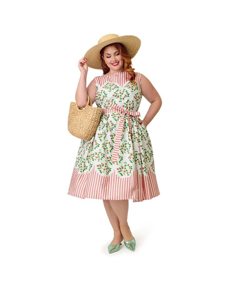 Plus Size Sleeveless Belted Swing Dress