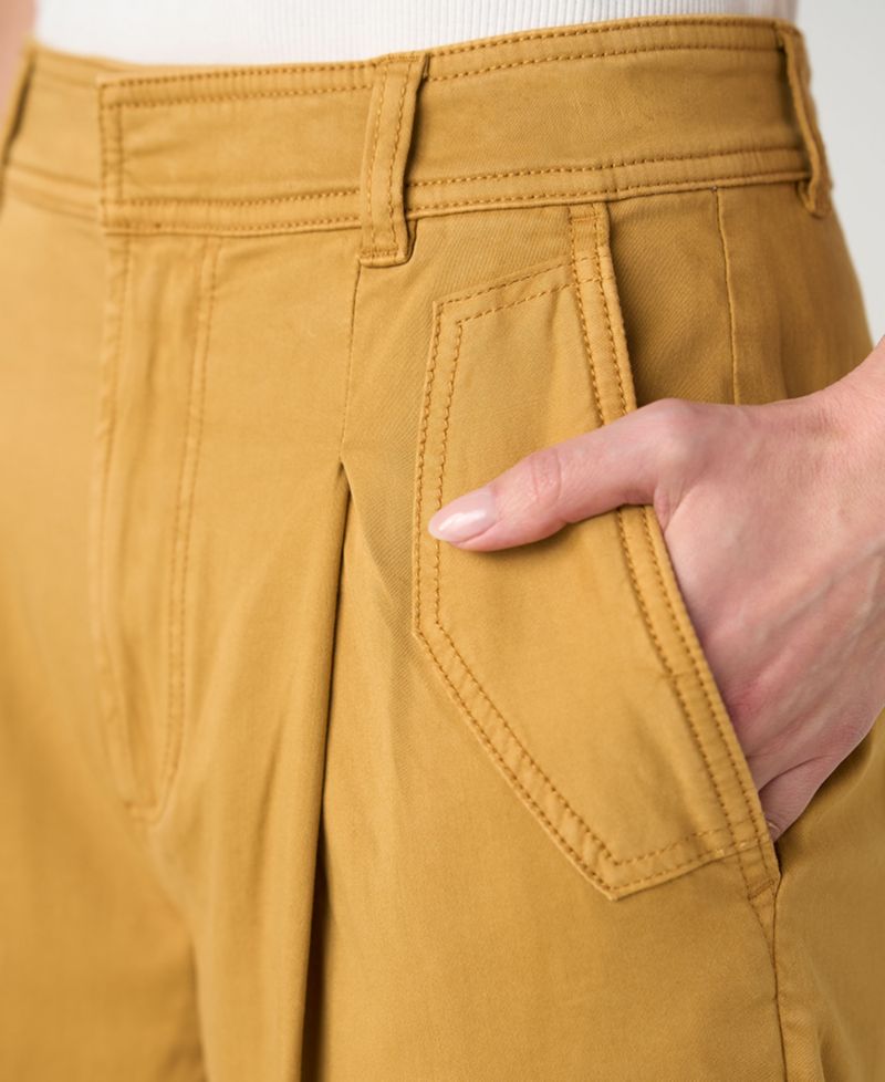 Women's High-Rise Pleated Trouser