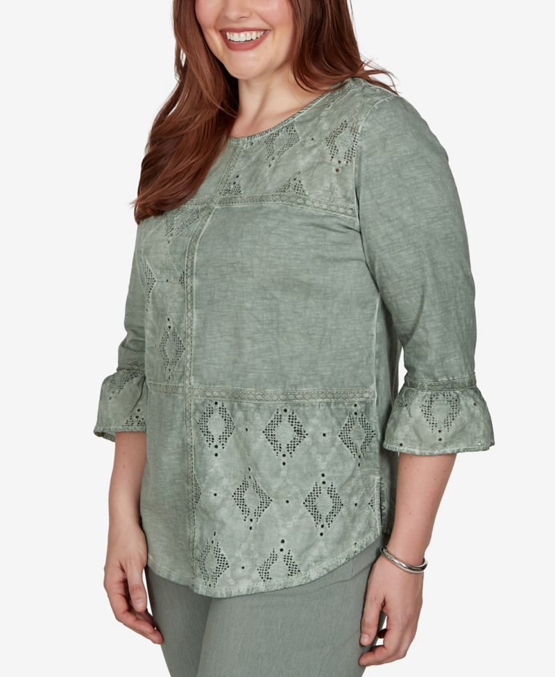 Petite Provence Tonal Spliced Patchwork 3/4-Sleeve Curved Hem Blouse