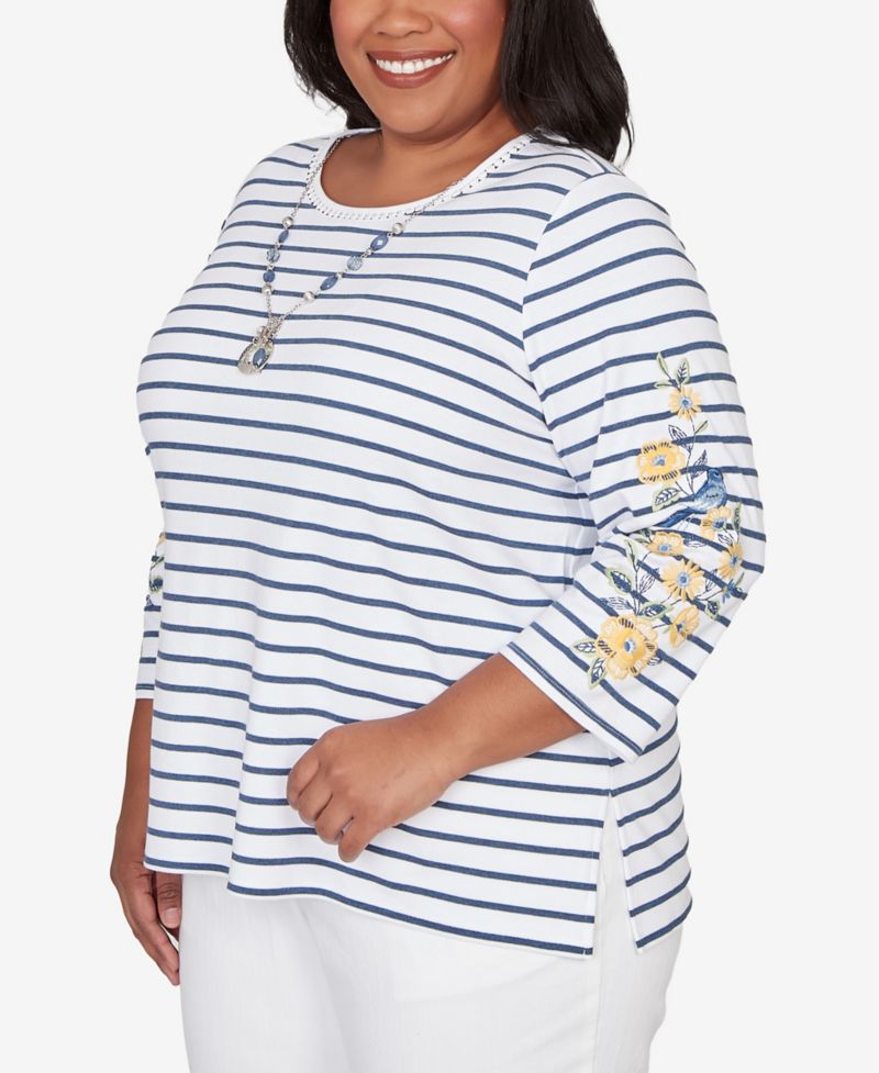Plus Size Classic Floral Embroidered Stripe Top with Necklace