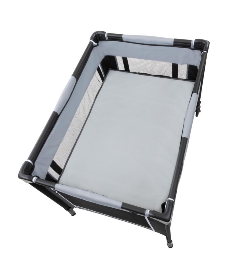Portable Playard with Bassinet
