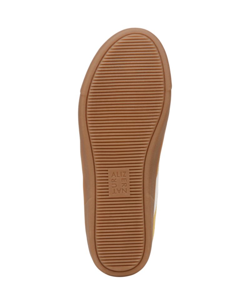 Women's Medina Round Toe Lace Up Sneakers