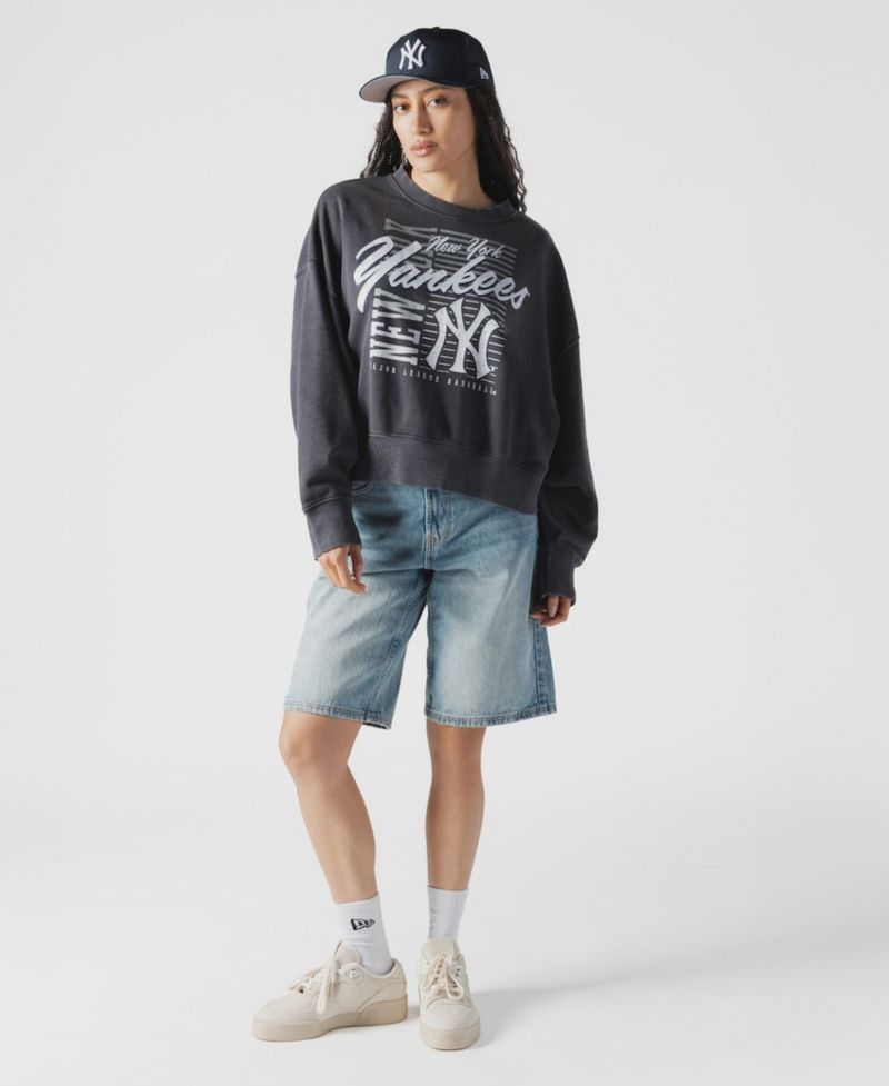 Women's Navy New York Yankees Boxy Mineral Wash Dolmen Sleeve Cropped Sweatshirt