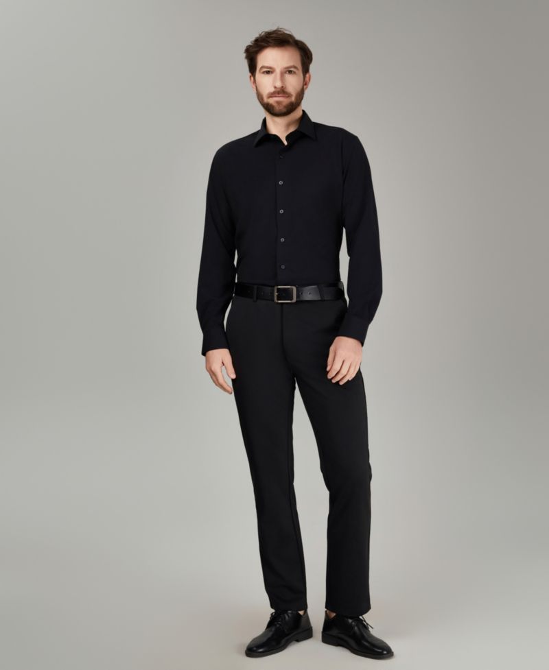 Men's Spread Collar Performance Solid Dress Shirt