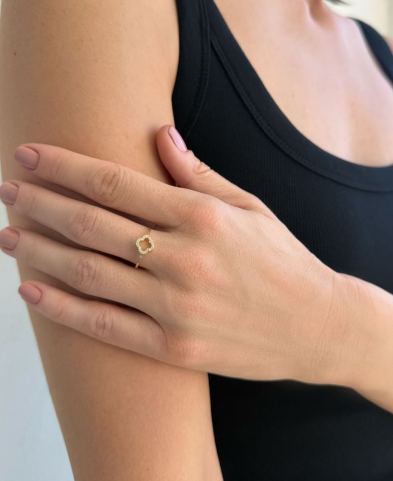 Gold Cubic Zirconia Outline Clover Ring