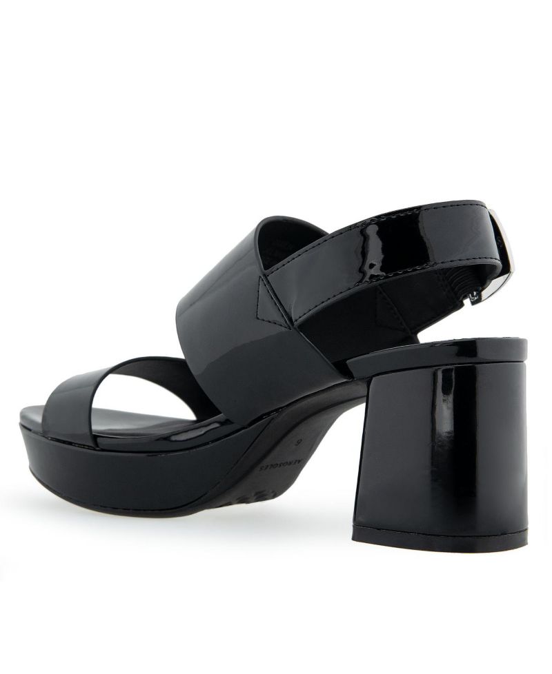 Women's Camilia Round Toe Platform Sandals