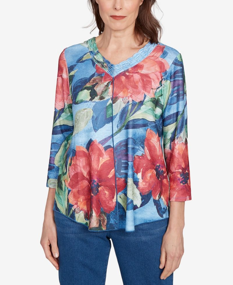 Petite El Paso Dramatic V-Neck Floral Top