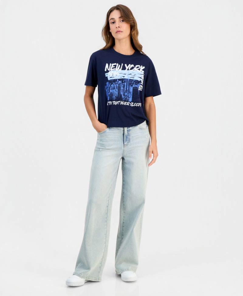 Juniors' New York Skyline Graphic Crop Tee