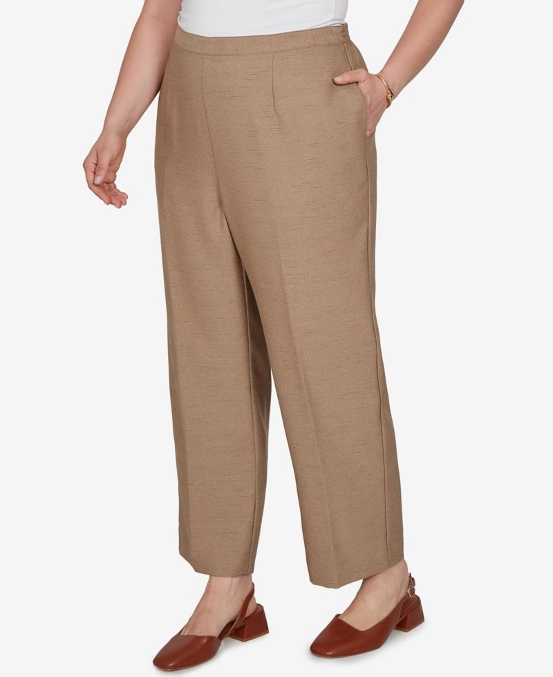 Plus Size Pull-On Mid-Rise Short Pants