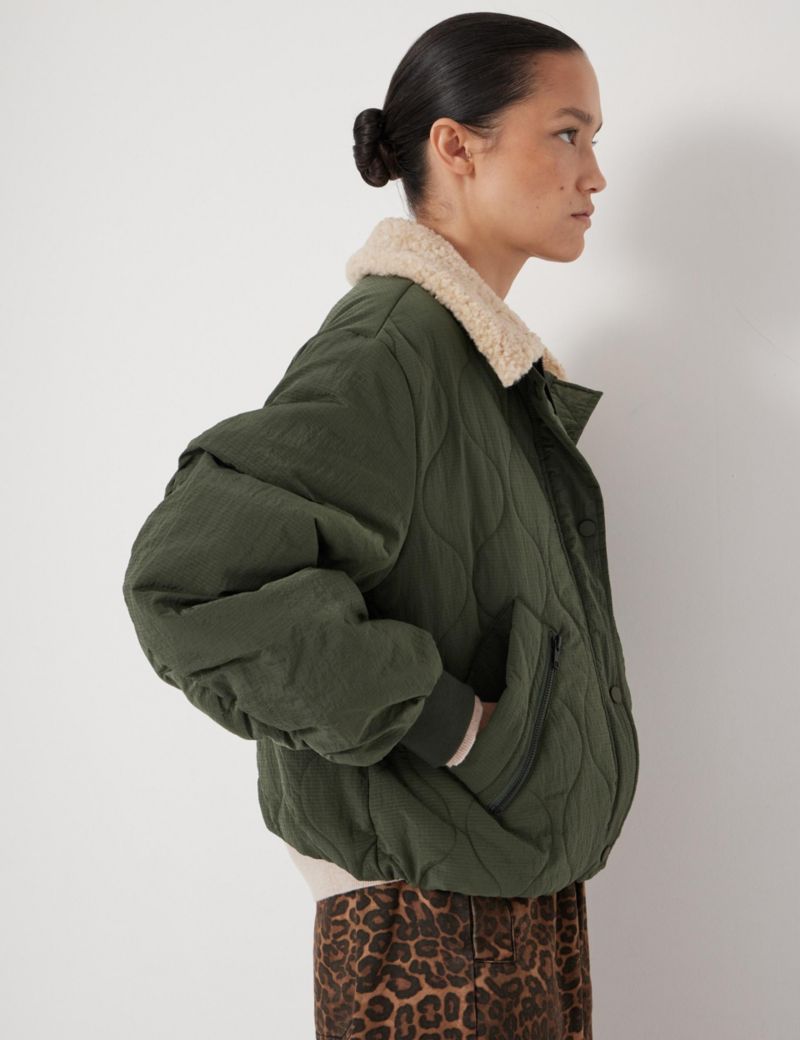 Women's Teddy Collar Quilted Bomber Jackets