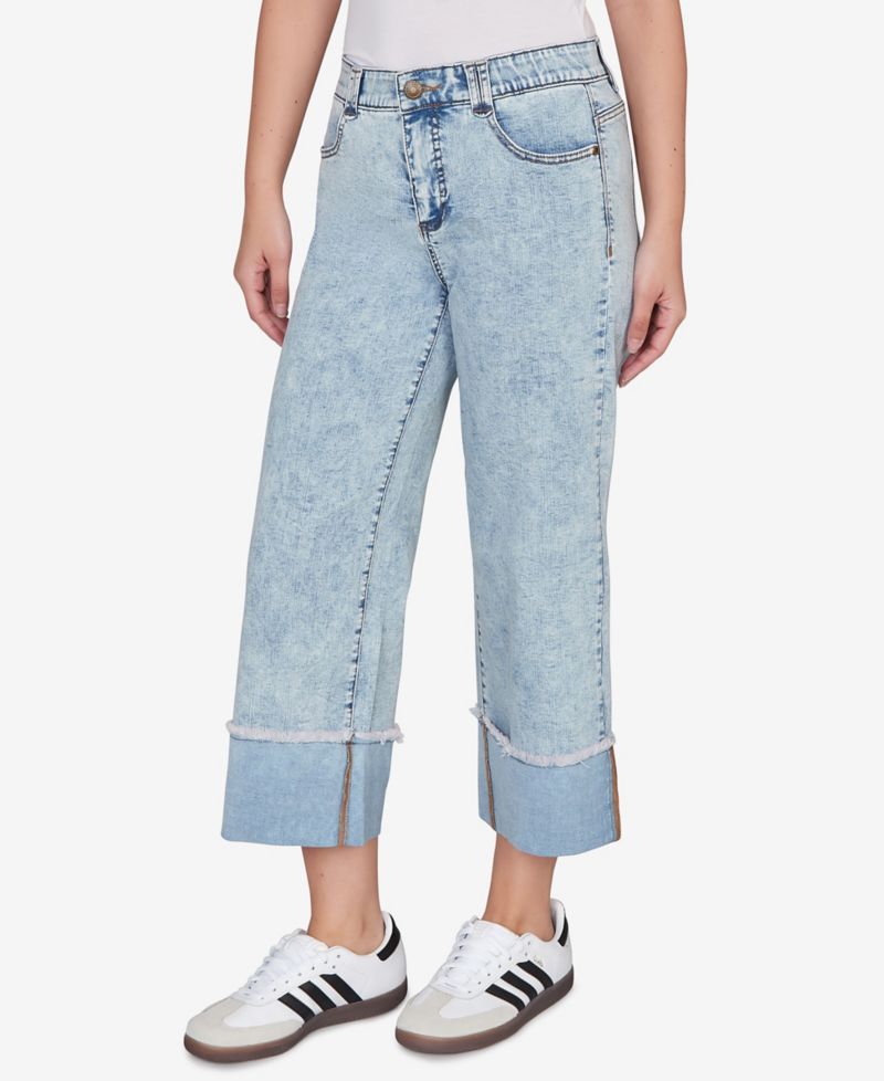 Petite Comfort Waist Wide-Leg Cropped Jeans