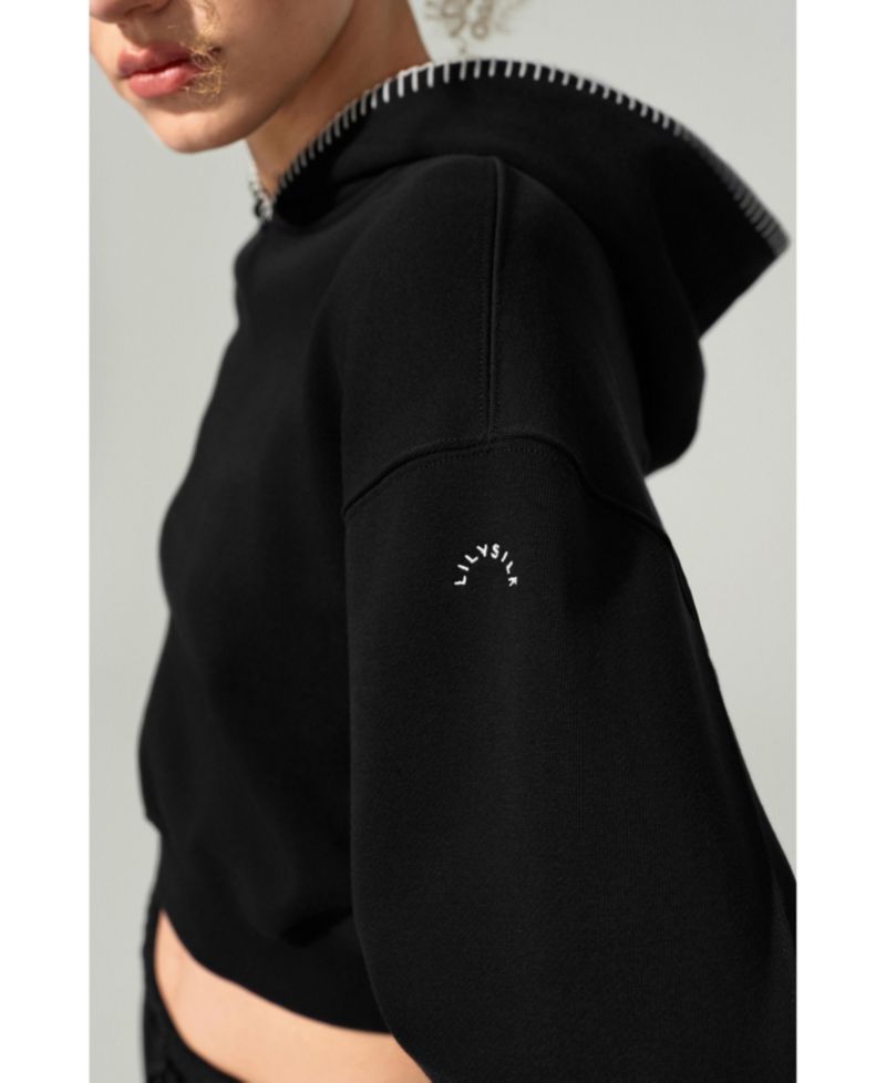 Cropped Fit Seamflow Poise Pullover Hoddie