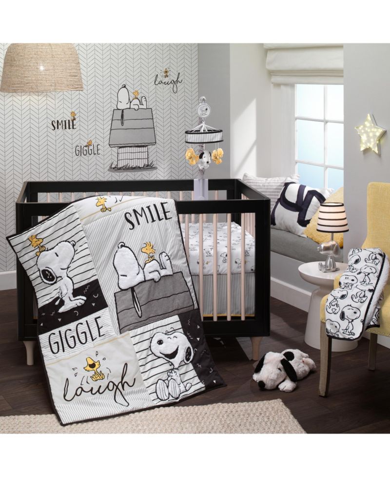 Classic Snoopy & Woodstock Musical Crib Mobile
