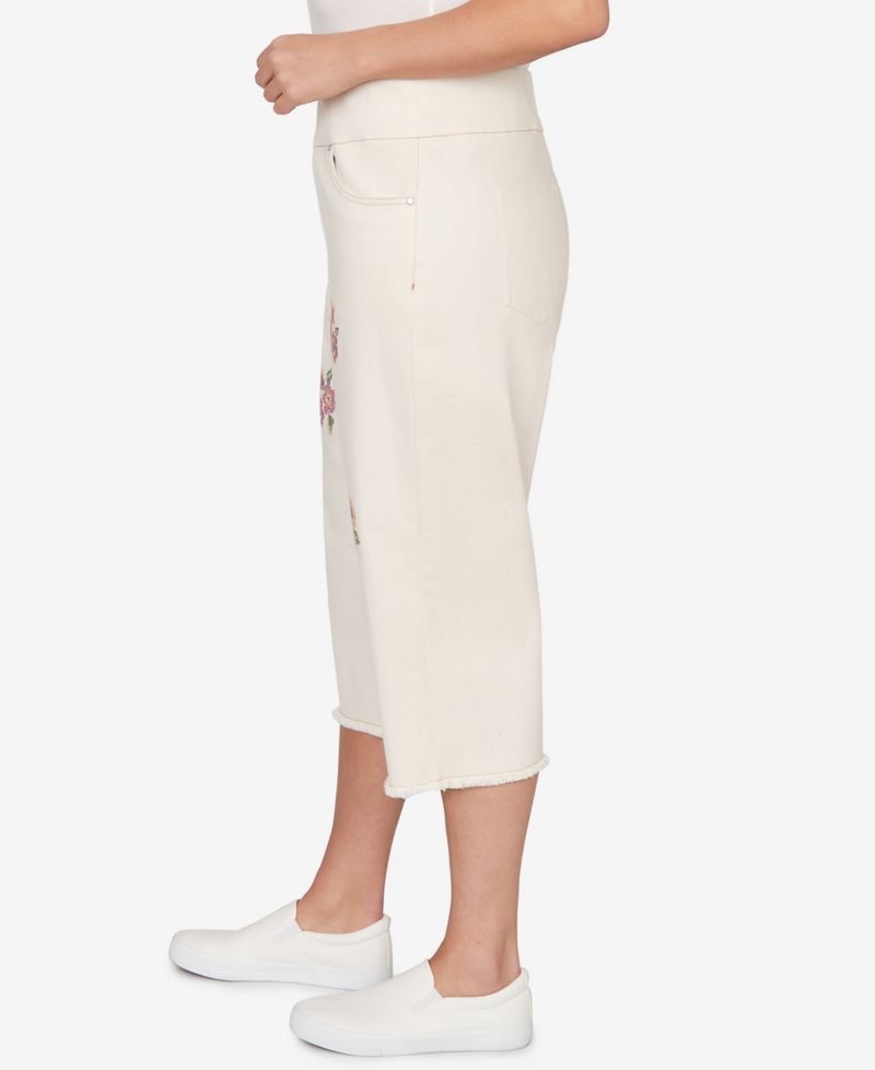 Plus Size Beachcomber Floral Cross Stitch Super Stretch Denim Capri Pants