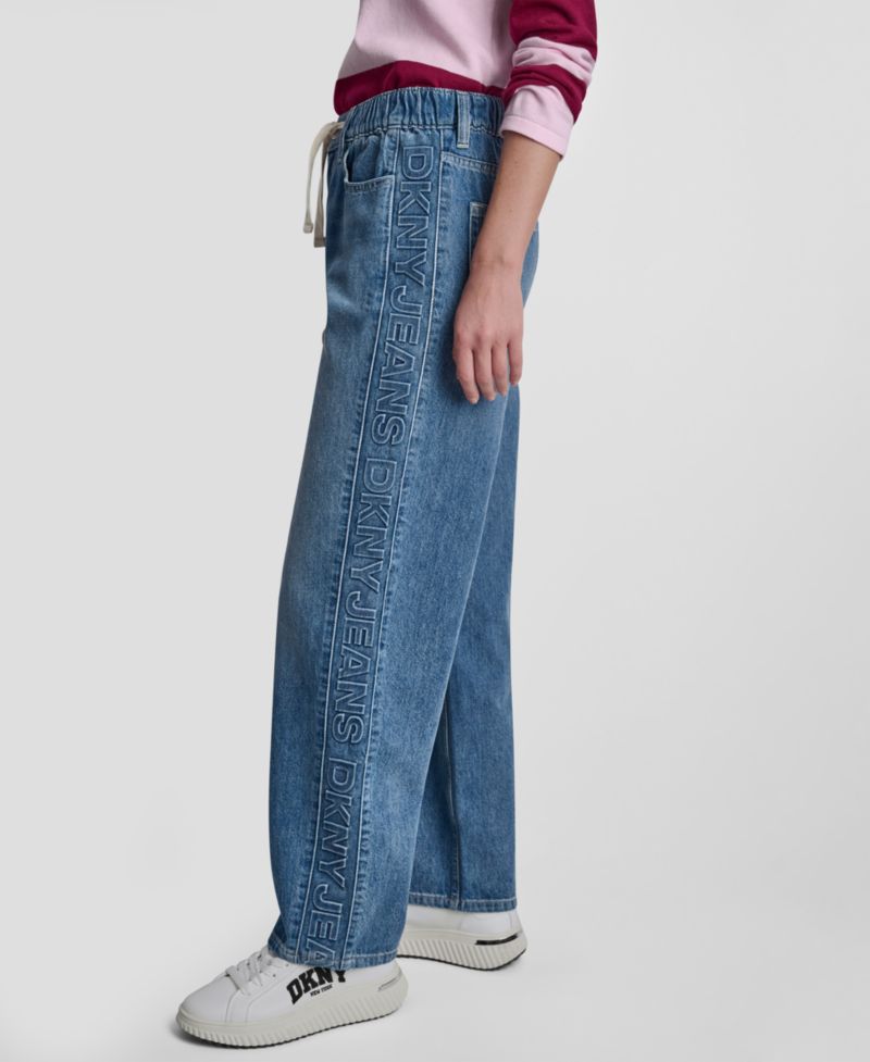 Women's Relaxed Straight-Leg Jeans
