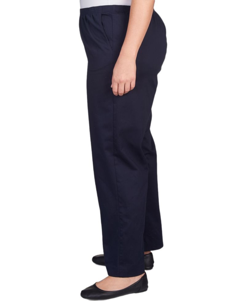Plus Size Mid-Rise Straight Leg Short Length Casual Pants
