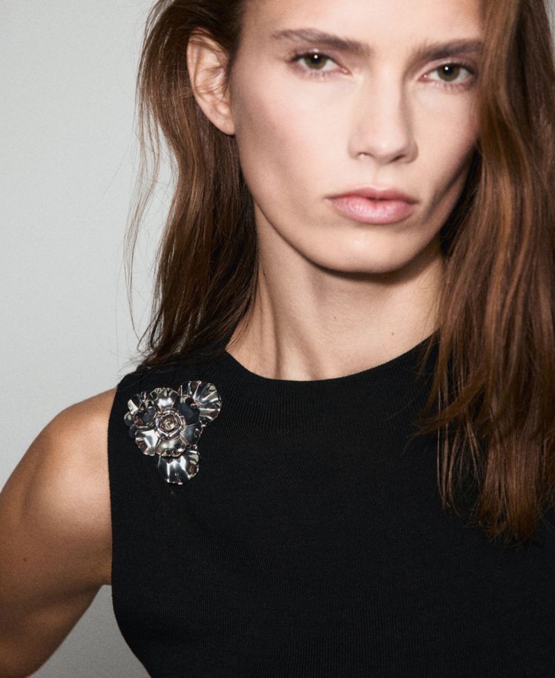 Women's Metallic Flower Knitted Top