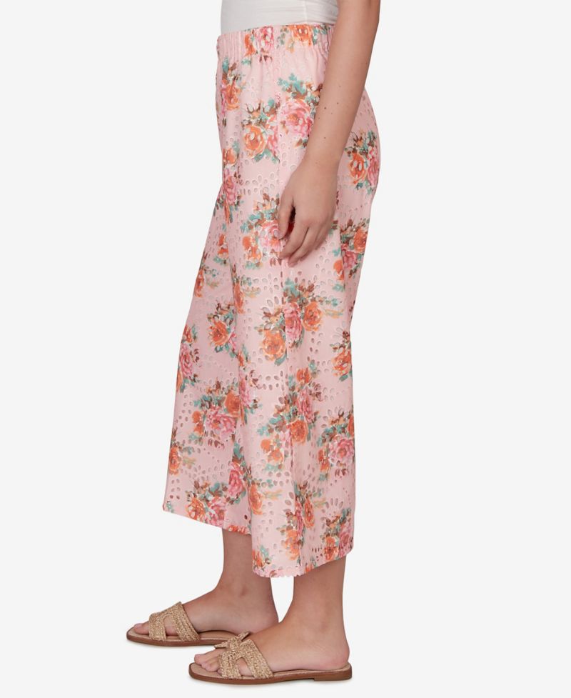 Petite Floral Eyelet Pull-On Capri Pants