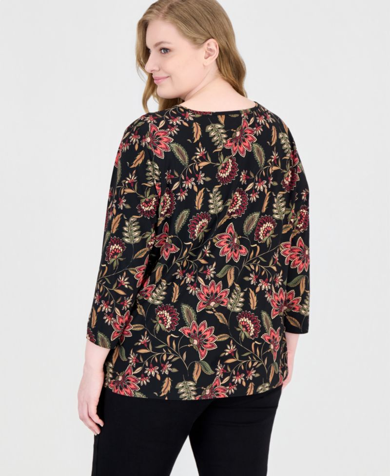 Plus Size Printed Keyhole 3/4 Sleeve Top