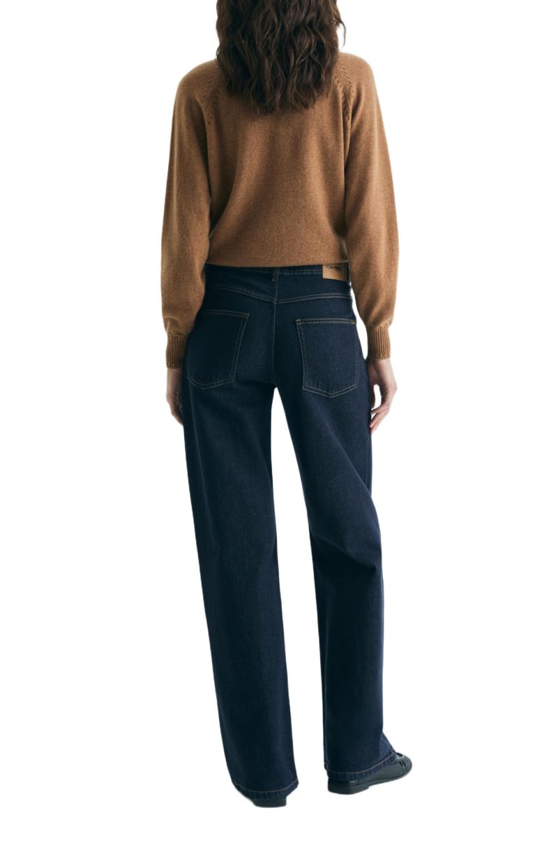 Women's Jeans Waist Detail