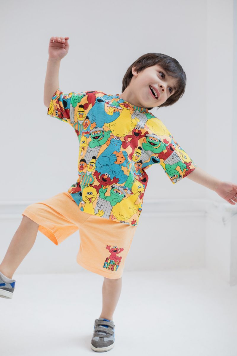 Boys Oscar the Grouch Elmo Bert and Ernie Graphic T-Shirt and Shorts Outfit Set to