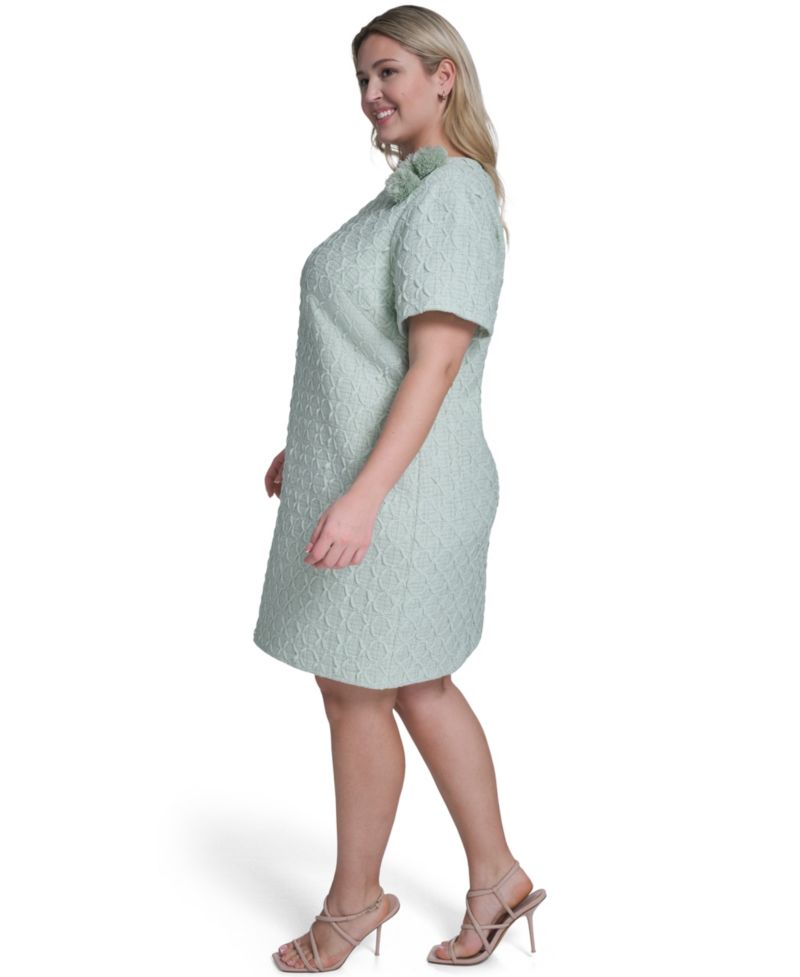Plus Size Appliqu&eacute; Detail Short Dress
